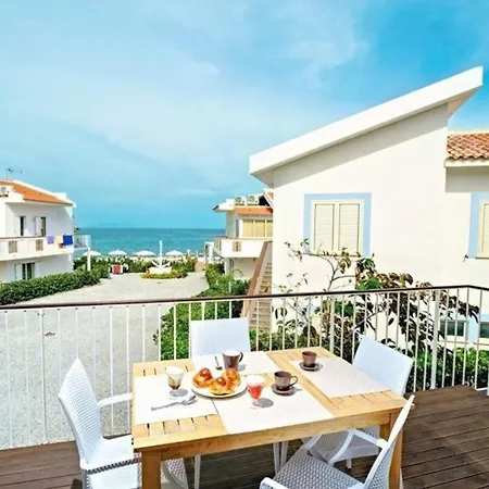 Charmante Mit Grosser Terrasse
