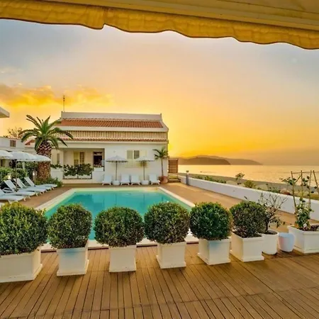 Charmante Mit Grosser Terrasse Apartment Pezzi di Gala