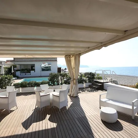 Charmante Mit Grosser Terrasse Apartment