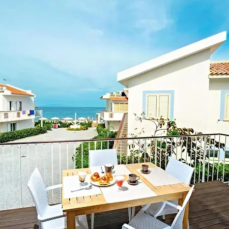 Charmante Mit Grosser Terrasse